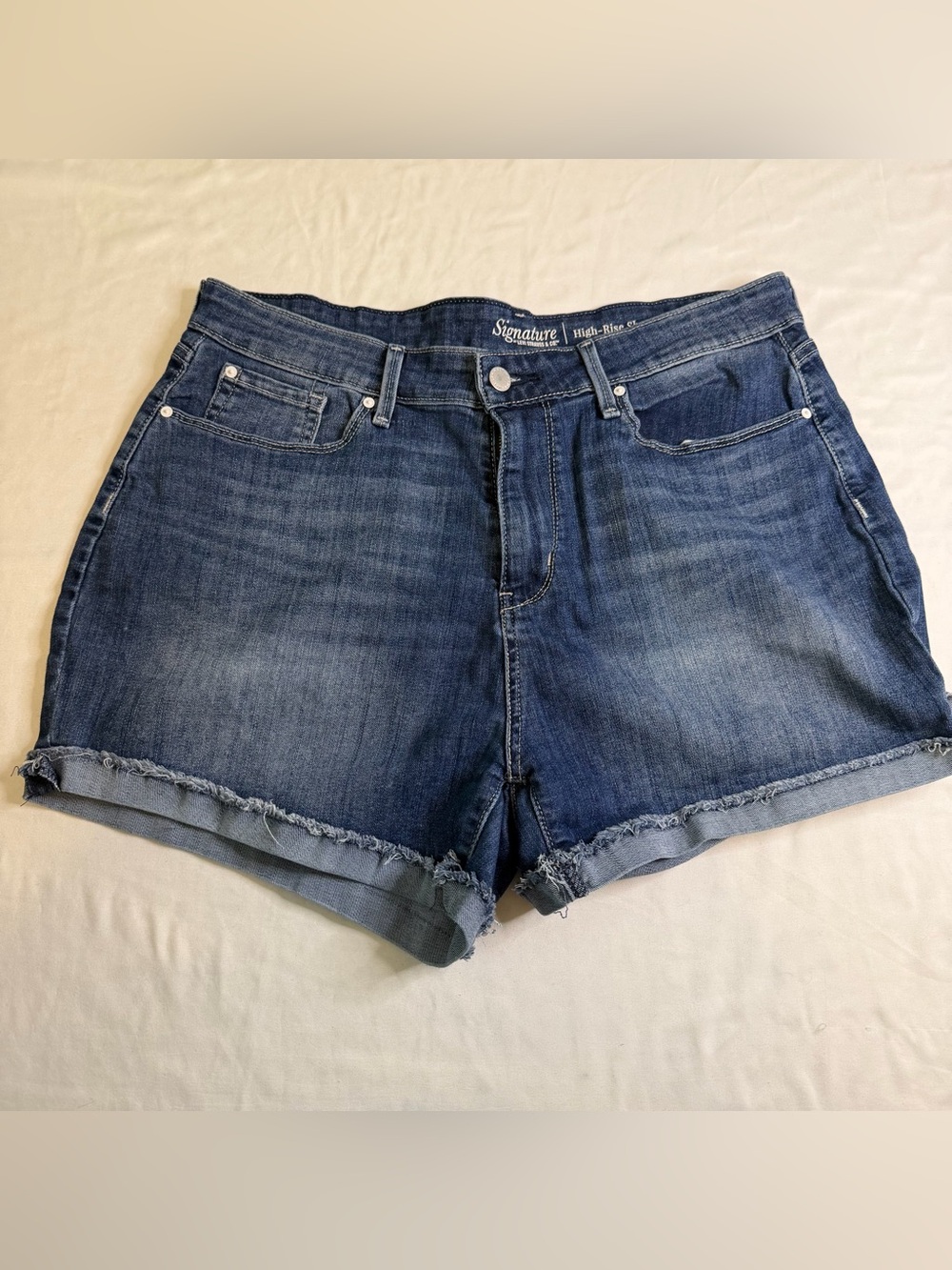 Signature by Levi Strauss & Co High-Rise Denim Shorts Women’s Size 16